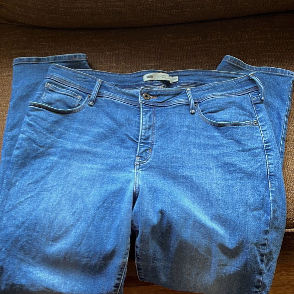 Women's Levi’s 512 skinny leg jean